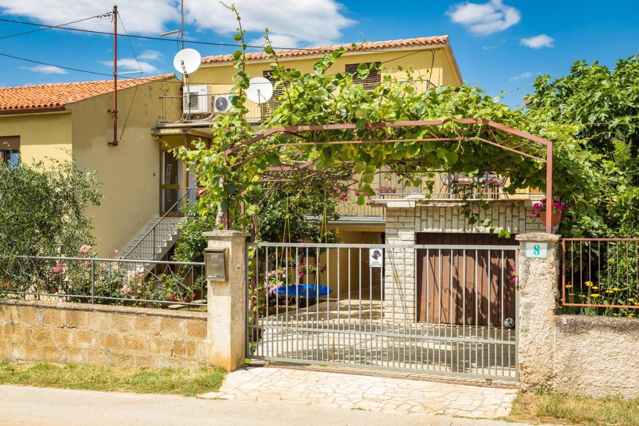 Appartement Lumalu à Galižana Extérieur photo